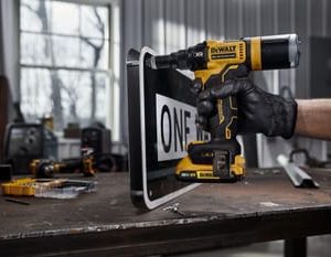 DCF403NT Remachadora DEWALT